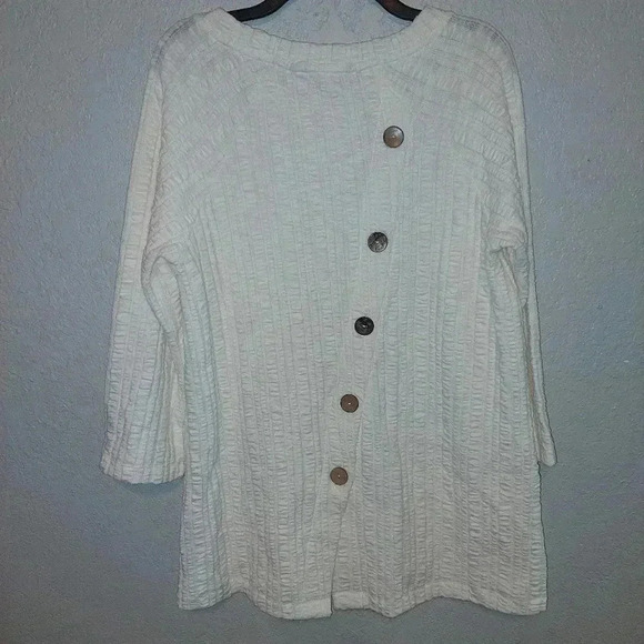 SOFT SURROUNDINGS Goldie Cream Textured Back Button Detail Tunic Top ~ M - Picture 2 of 6